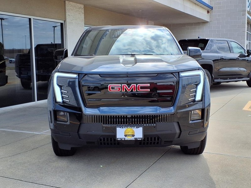 GMC Sierra EV Vehicle Full-screen Gallery Image 2
