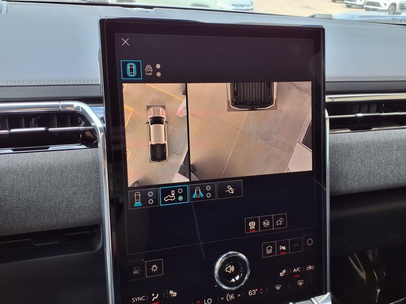 GMC Sierra EV Vehicle Full-screen Gallery Image 11