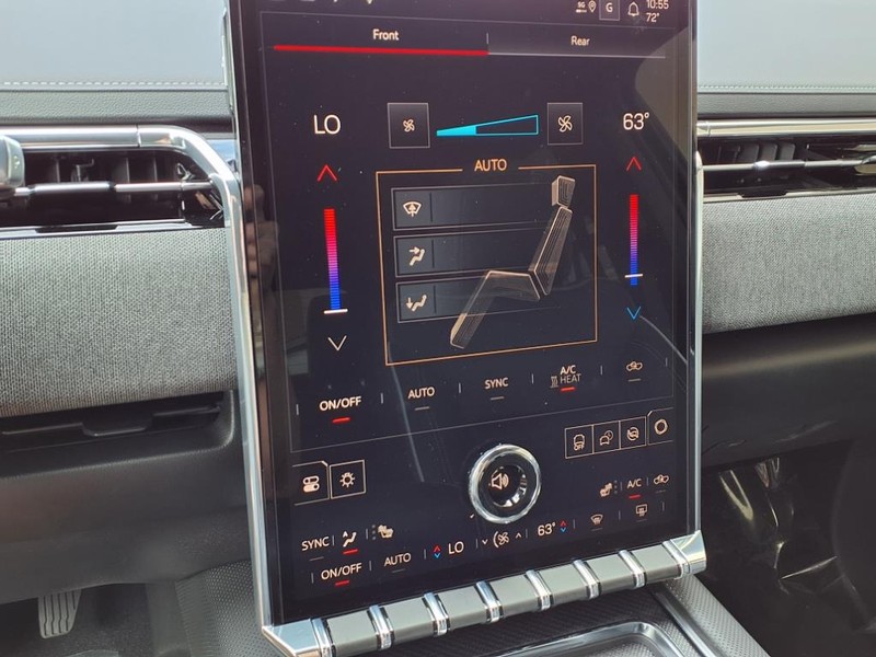 GMC Sierra EV Vehicle Full-screen Gallery Image 12