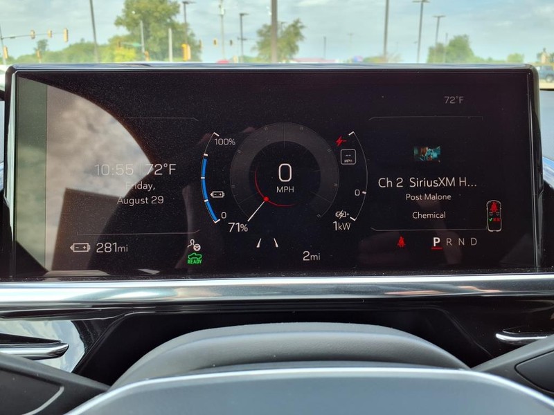 GMC Sierra EV Vehicle Full-screen Gallery Image 17