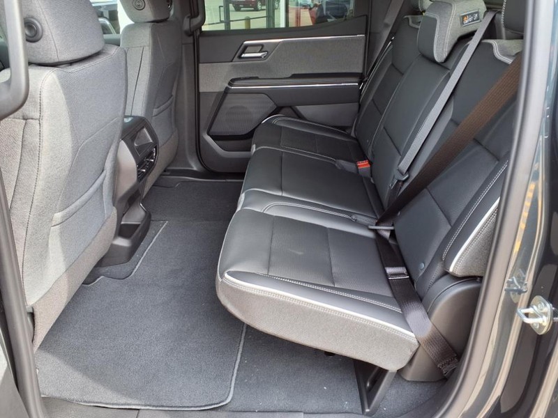 GMC Sierra EV Vehicle Full-screen Gallery Image 22