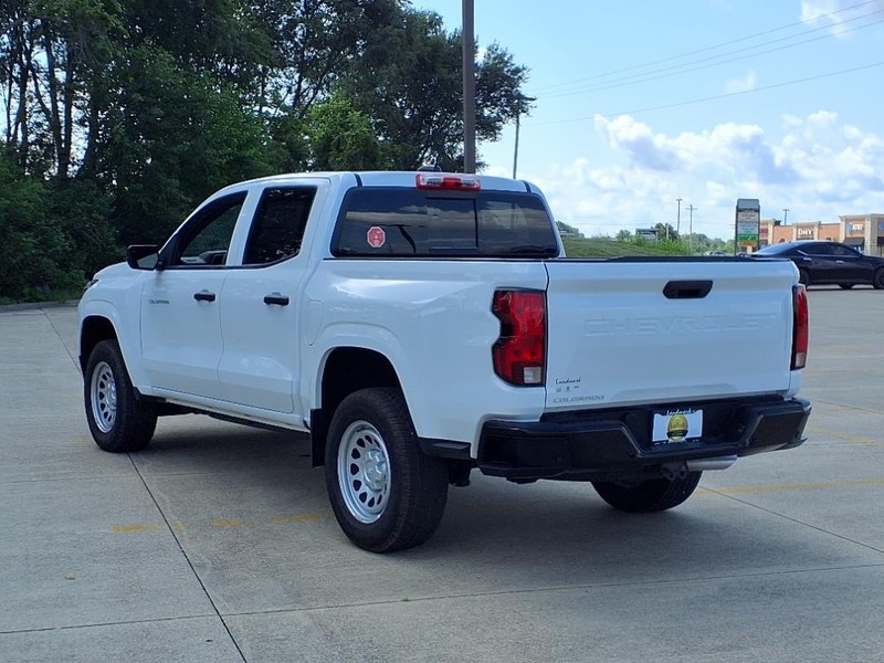 Chevrolet Colorado Vehicle Full-screen Gallery Image 3