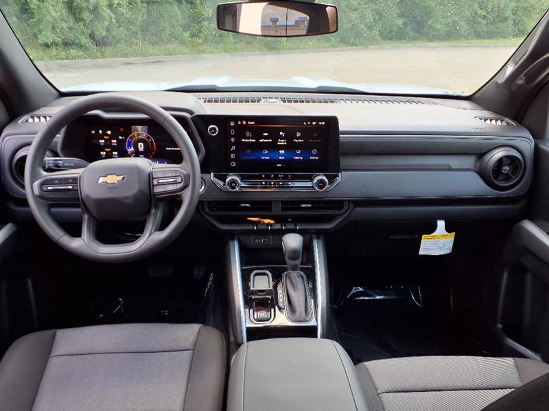 Chevrolet Colorado Vehicle Full-screen Gallery Image 4