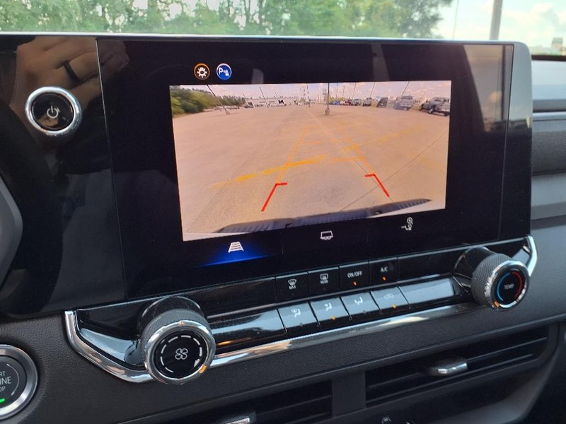 Chevrolet Colorado Vehicle Full-screen Gallery Image 9