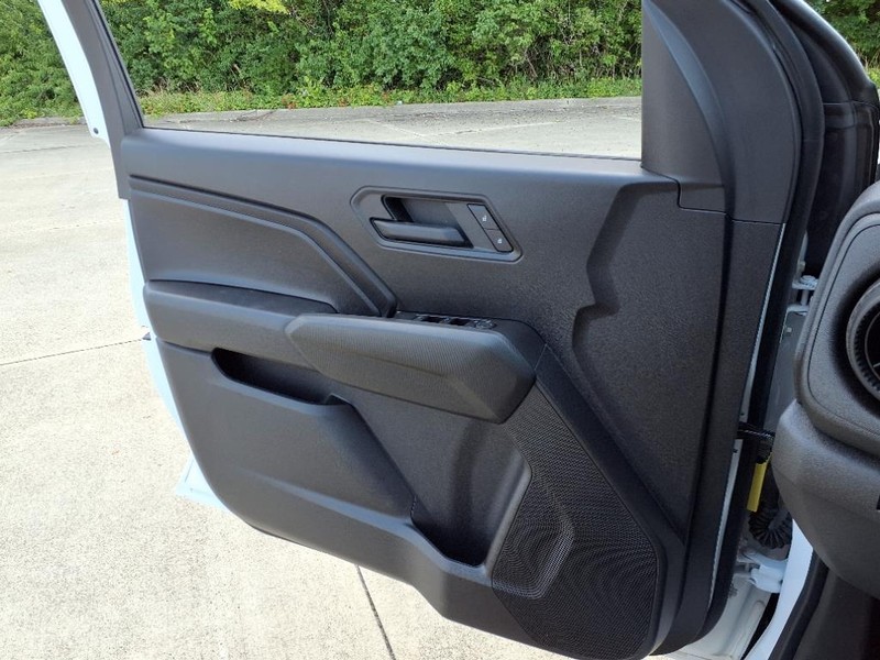 Chevrolet Colorado Vehicle Full-screen Gallery Image 14