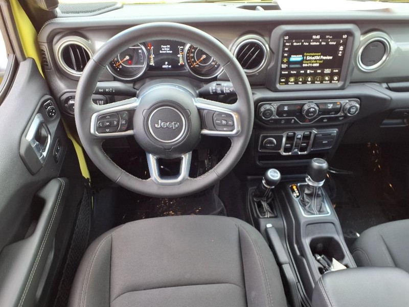 Jeep Wrangler Vehicle Full-screen Gallery Image 9