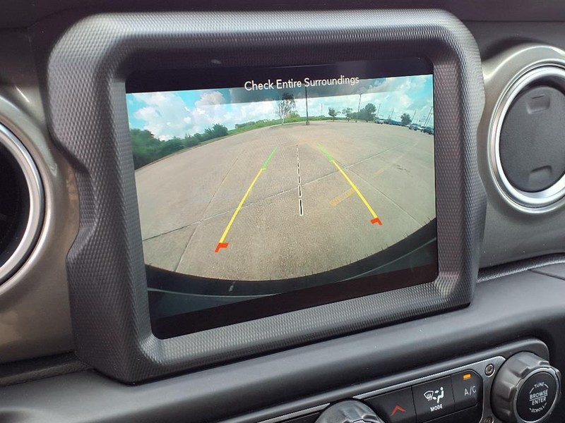 Jeep Wrangler Vehicle Full-screen Gallery Image 13