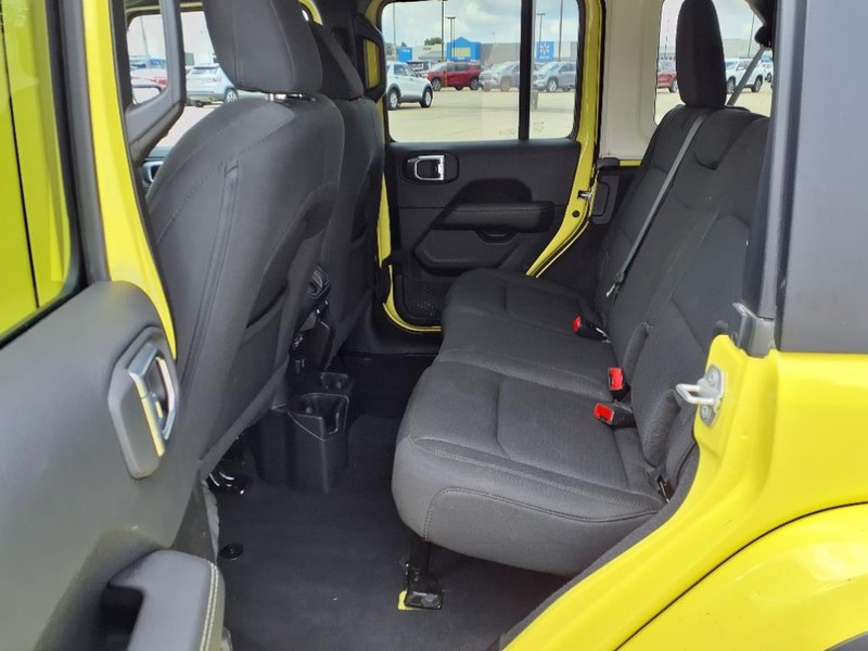 Jeep Wrangler Vehicle Full-screen Gallery Image 22