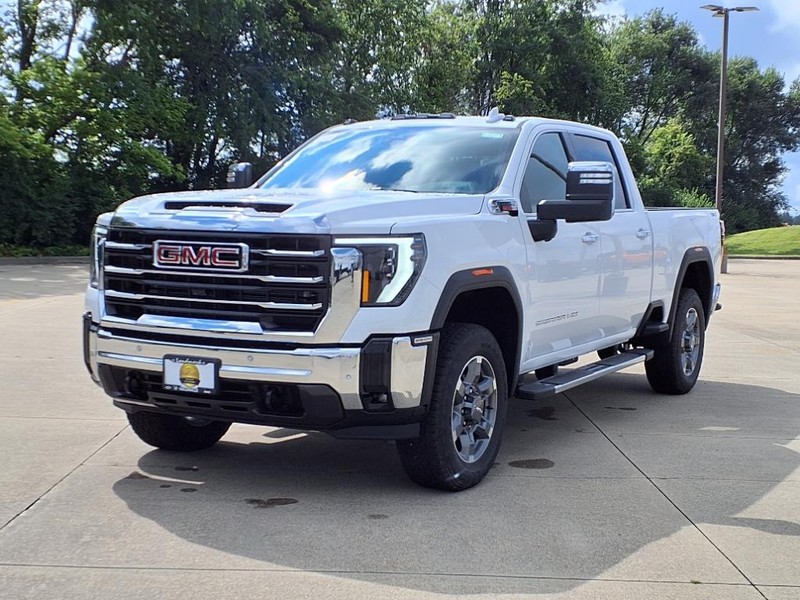 GMC Sierra 2500HD Vehicle Full-screen Gallery Image 2