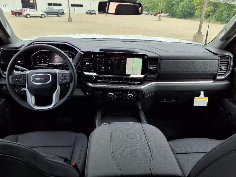 GMC Sierra 2500HD Vehicle Full-screen Gallery Image 4