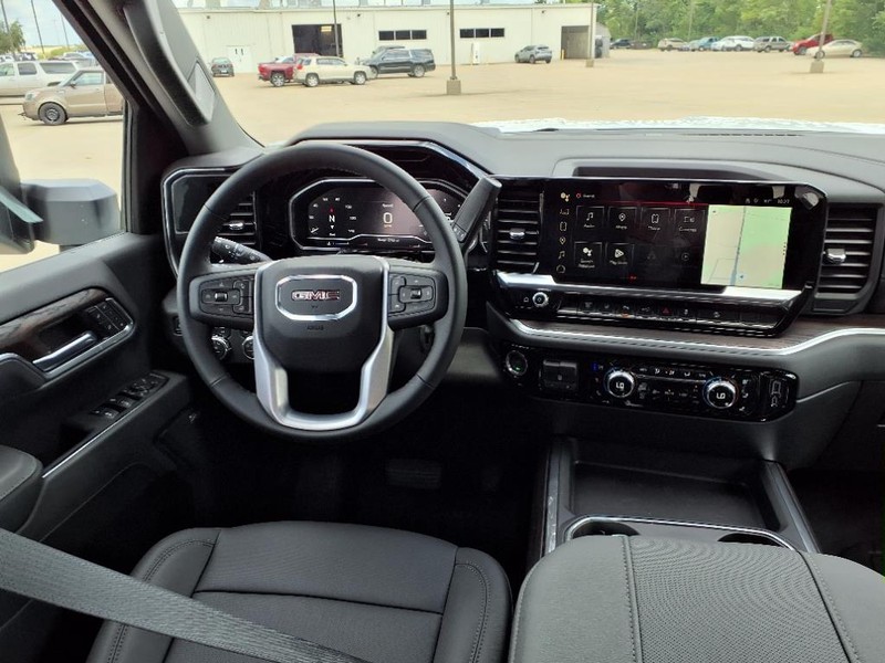 GMC Sierra 2500HD Vehicle Full-screen Gallery Image 7