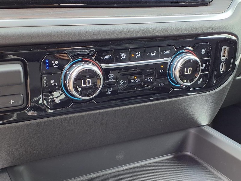 GMC Sierra 2500HD Vehicle Full-screen Gallery Image 10