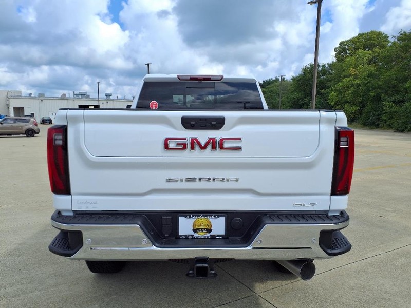 GMC Sierra 2500HD Vehicle Full-screen Gallery Image 19