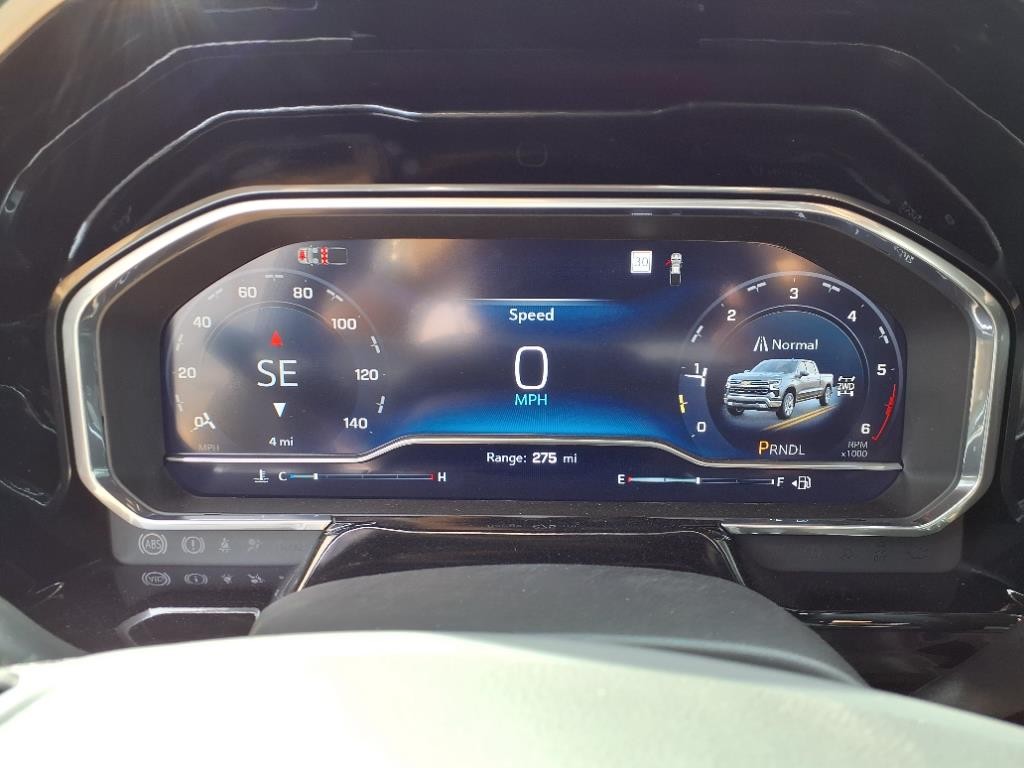 Chevrolet Silverado 1500 Vehicle Full-screen Gallery Image 13