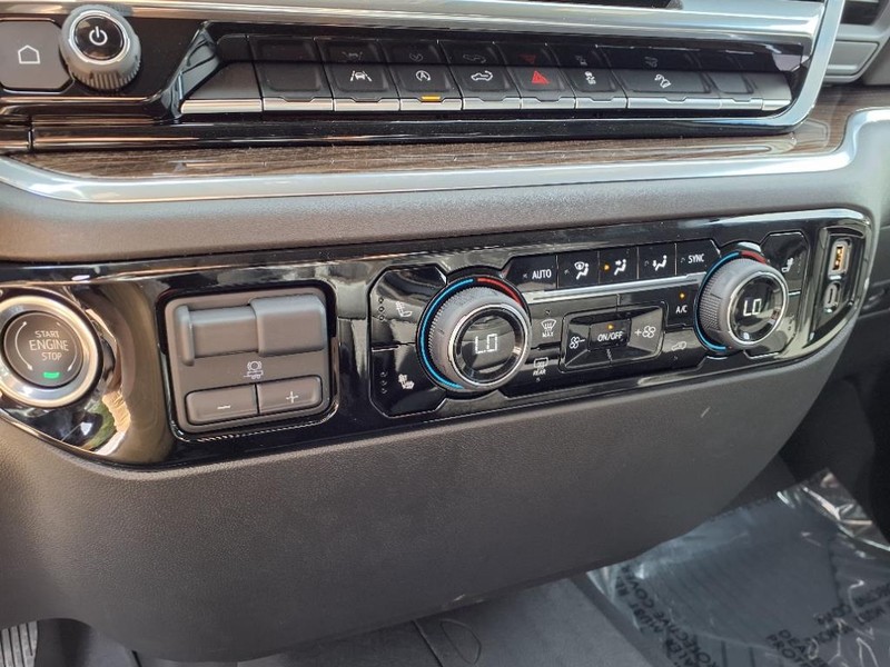 Chevrolet Silverado 1500 Vehicle Full-screen Gallery Image 10