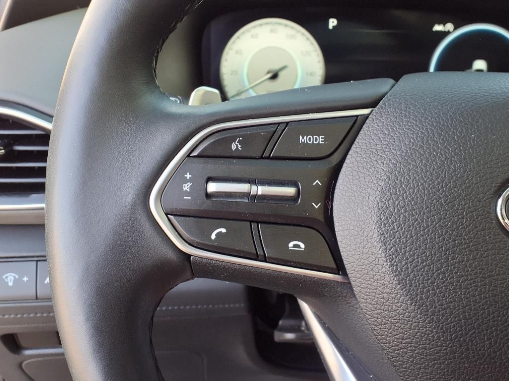 Hyundai Santa Fe Vehicle Full-screen Gallery Image 15