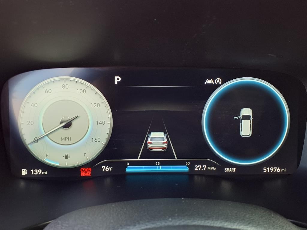 Hyundai Santa Fe Vehicle Full-screen Gallery Image 17