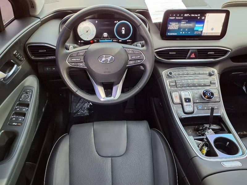 Hyundai Santa Fe Vehicle Full-screen Gallery Image 9