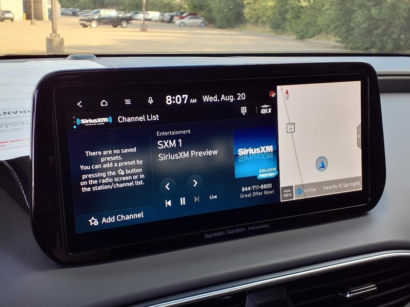 Hyundai Santa Fe Vehicle Full-screen Gallery Image 12