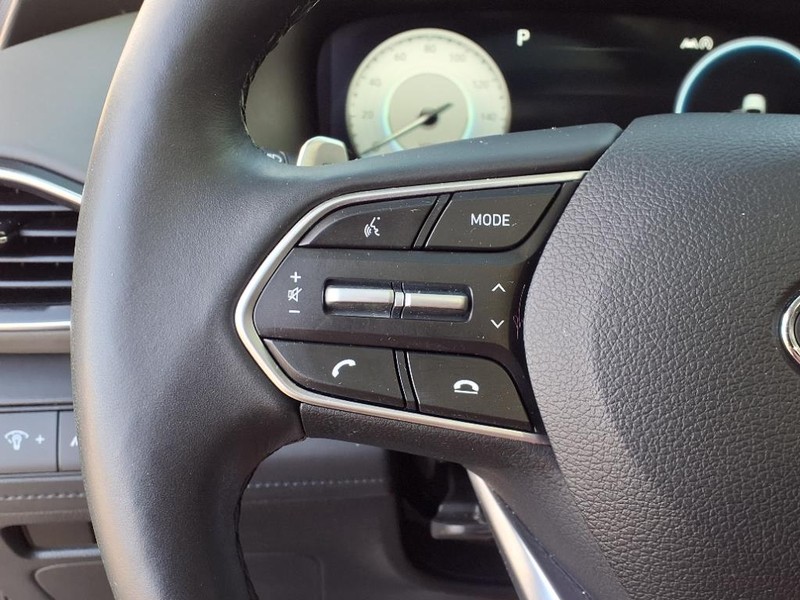 Hyundai Santa Fe Vehicle Full-screen Gallery Image 15