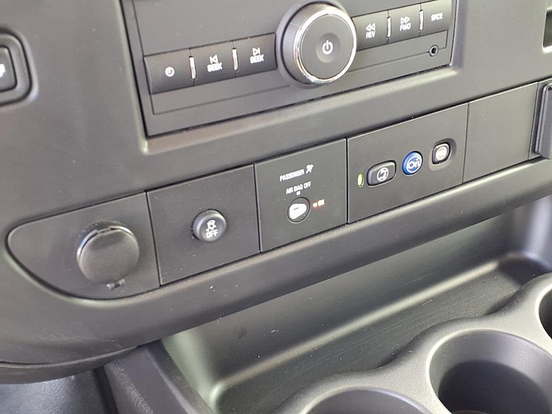 Chevrolet Express Vehicle Full-screen Gallery Image 6
