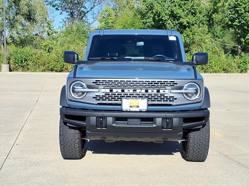 Ford Bronco Vehicle Full-screen Gallery Image 7