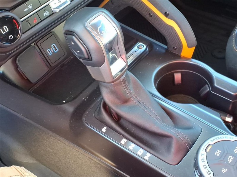 Ford Bronco Vehicle Full-screen Gallery Image 15