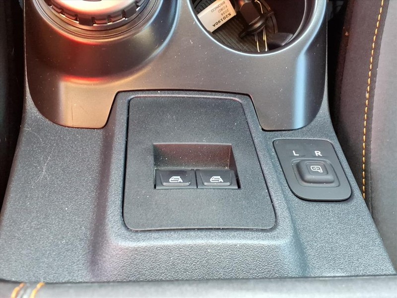 Ford Bronco Vehicle Full-screen Gallery Image 17