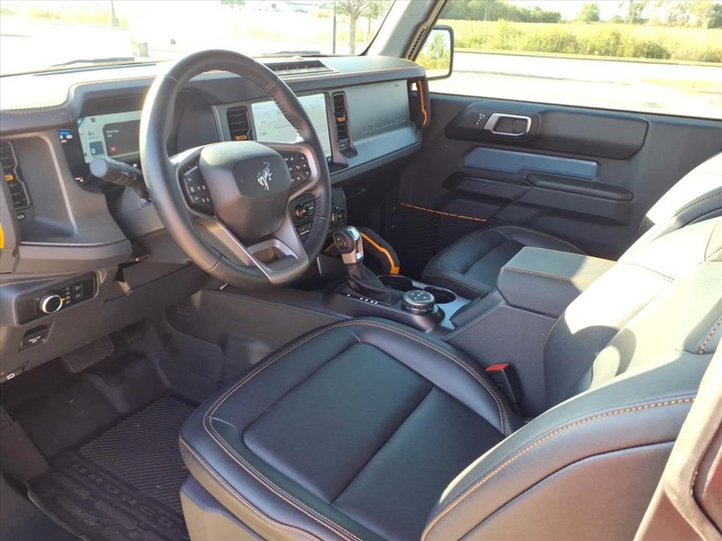 Ford Bronco Vehicle Full-screen Gallery Image 22