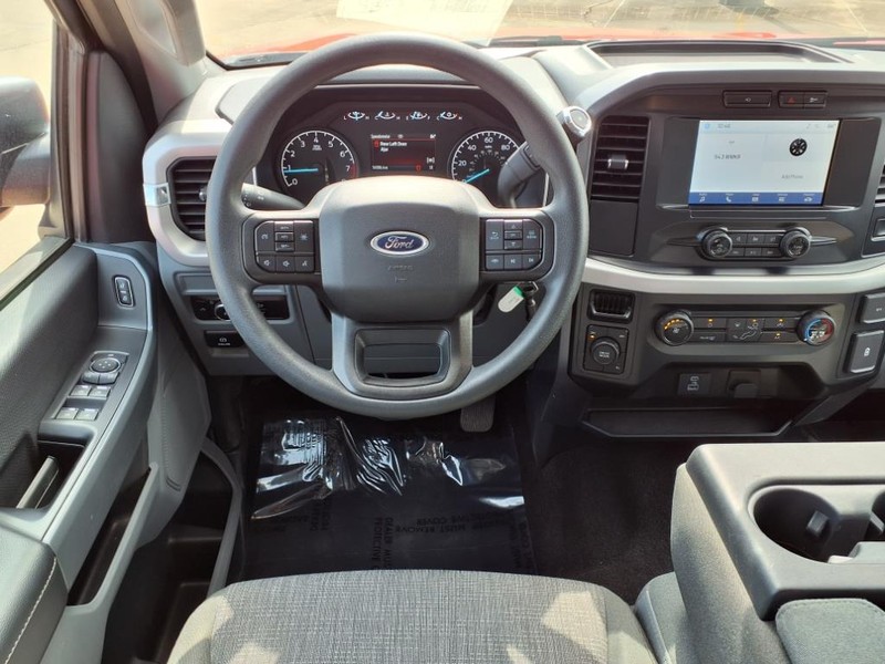 Ford F-150 Vehicle Full-screen Gallery Image 4