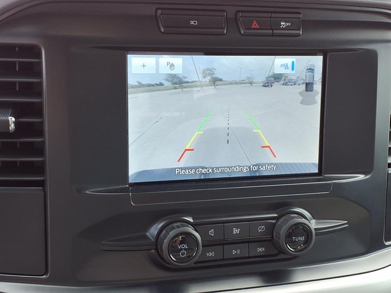 Ford F-150 Vehicle Full-screen Gallery Image 9