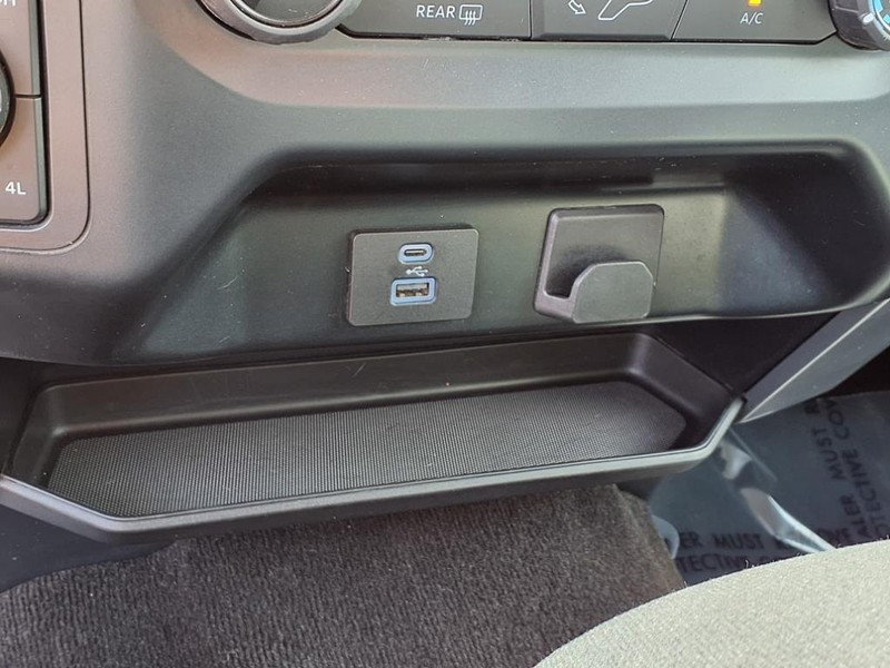 Ford F-150 Vehicle Full-screen Gallery Image 11