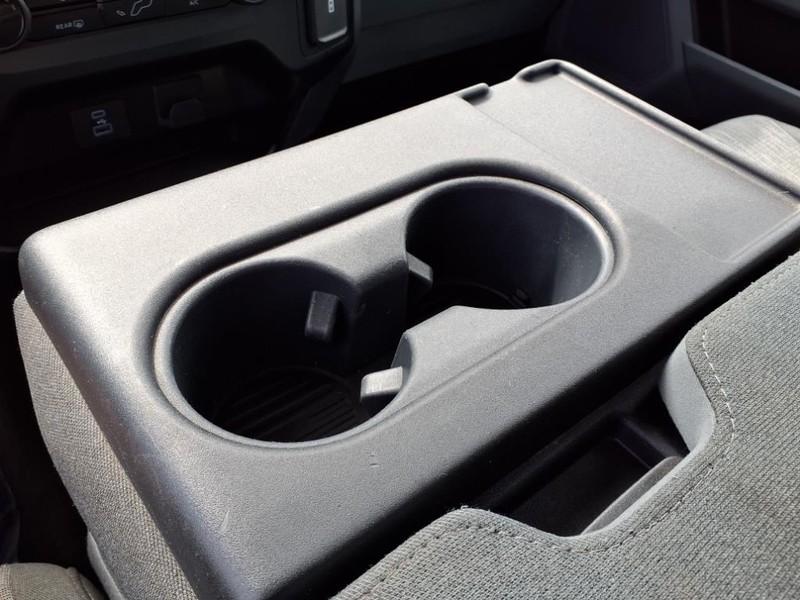 Ford F-150 Vehicle Full-screen Gallery Image 12