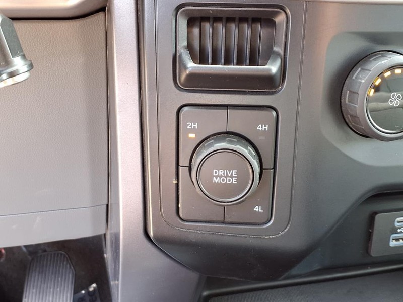 Ford F-150 Vehicle Full-screen Gallery Image 13