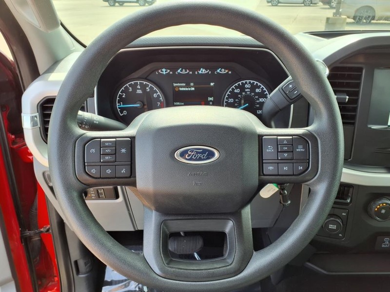 Ford F-150 Vehicle Full-screen Gallery Image 14
