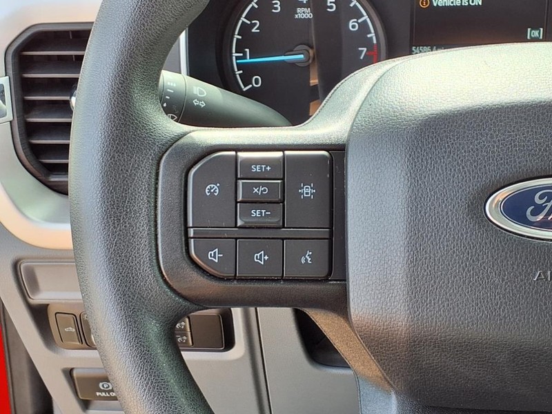 Ford F-150 Vehicle Full-screen Gallery Image 15