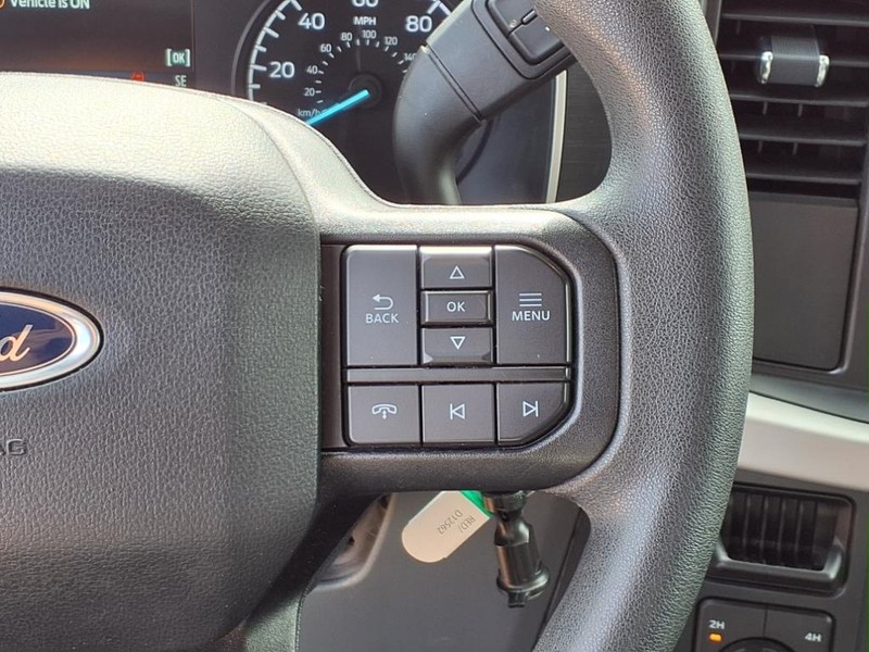 Ford F-150 Vehicle Full-screen Gallery Image 16