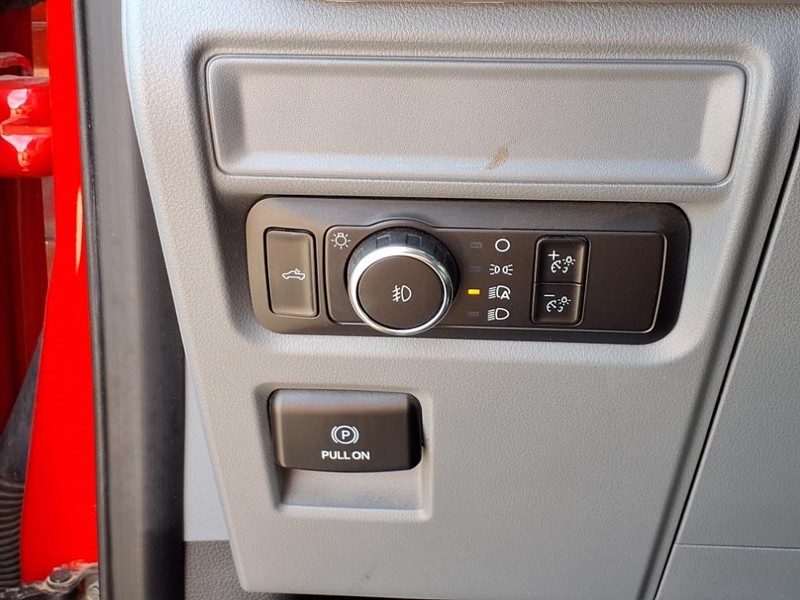 Ford F-150 Vehicle Full-screen Gallery Image 18