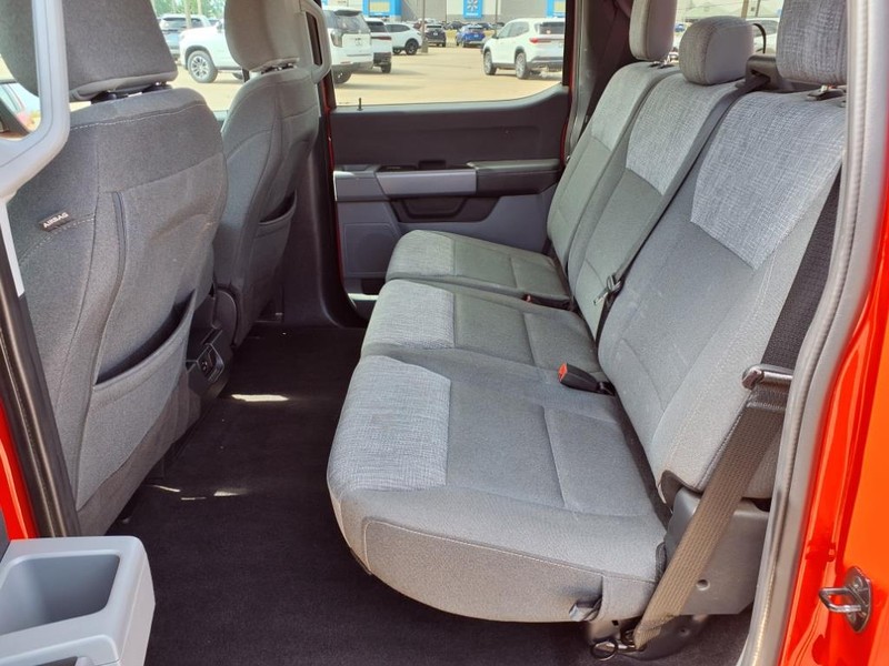 Ford F-150 Vehicle Full-screen Gallery Image 23