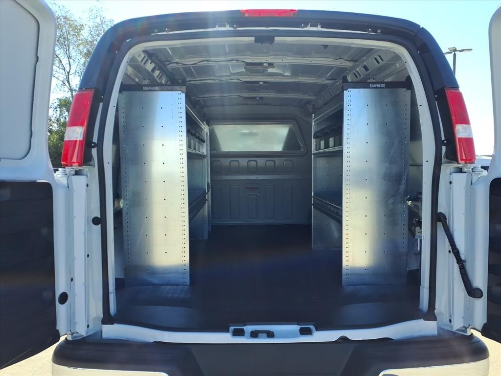 Chevrolet Express Cargo Van Vehicle Full-screen Gallery Image 13