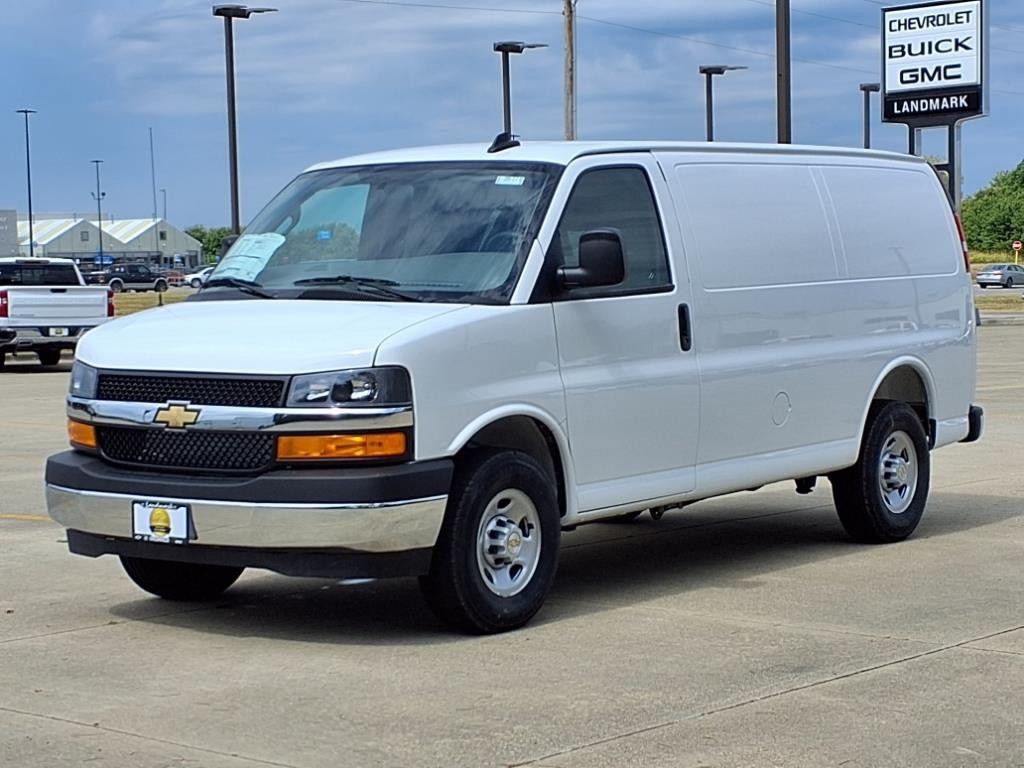 Chevrolet Express Cargo Van Vehicle Full-screen Gallery Image 2
