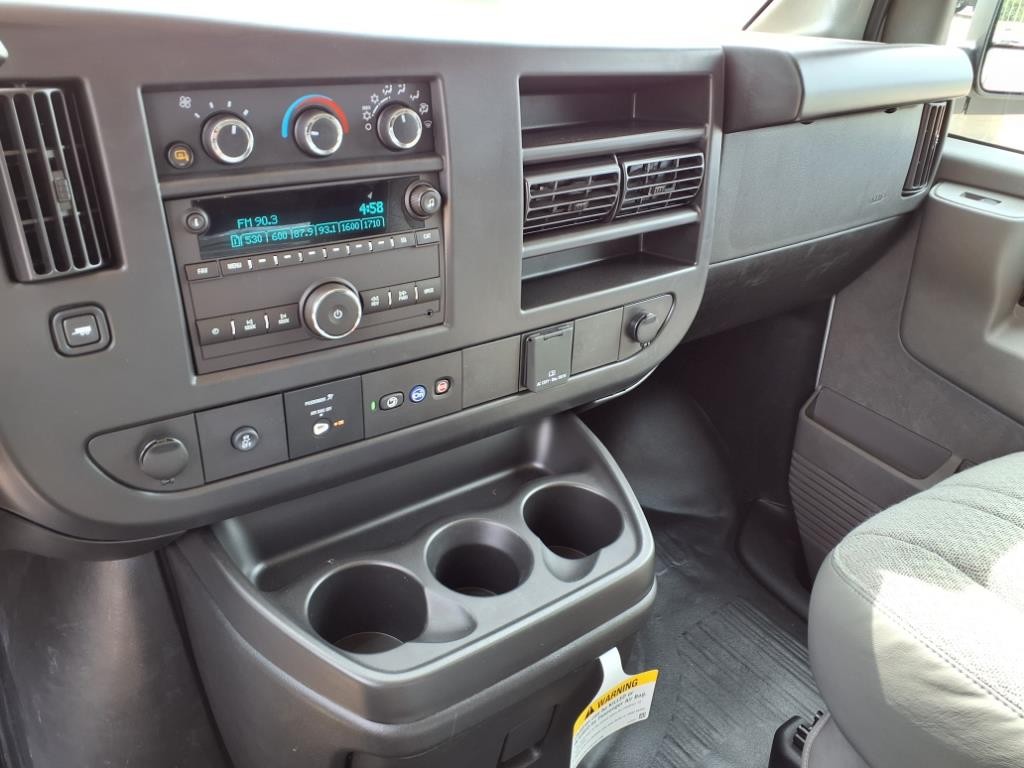 Chevrolet Express Cargo Van Vehicle Full-screen Gallery Image 5
