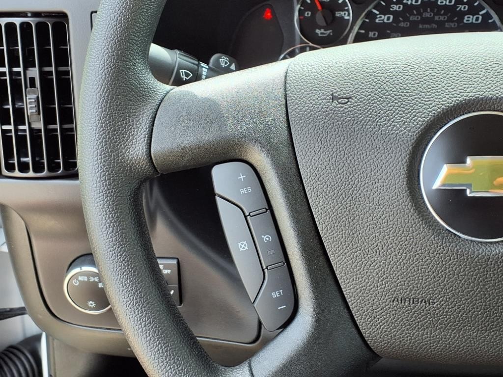 Chevrolet Express Cargo Van Vehicle Full-screen Gallery Image 12