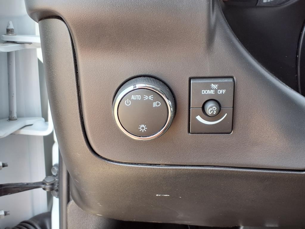 Chevrolet Express Cargo Van Vehicle Full-screen Gallery Image 15