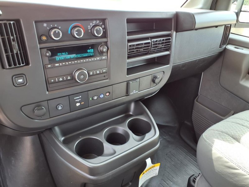 Chevrolet Express Cargo Van Vehicle Full-screen Gallery Image 5