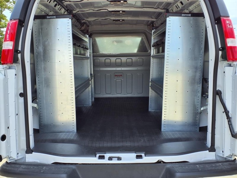 Chevrolet Express Cargo Van Vehicle Full-screen Gallery Image 20