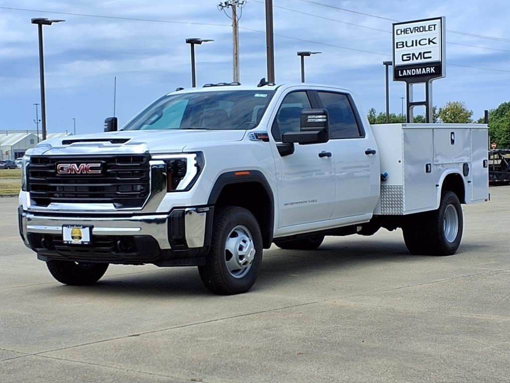 GMC Sierra 3500HD CC Vehicle Full-screen Gallery Image 2