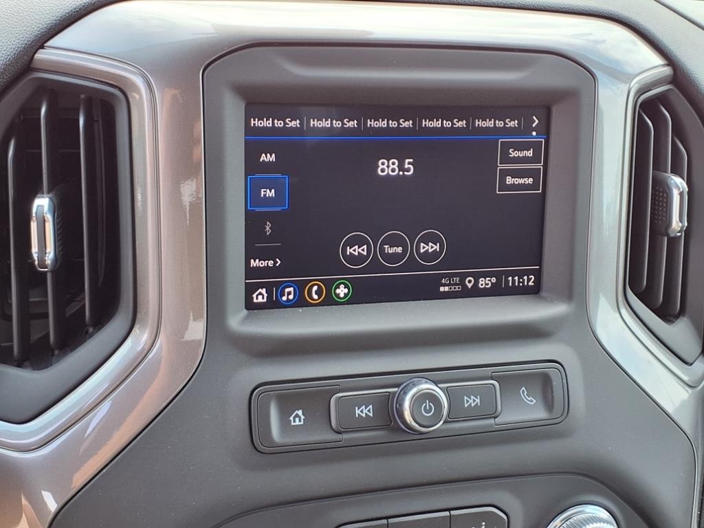 GMC Sierra 3500HD CC Vehicle Full-screen Gallery Image 6