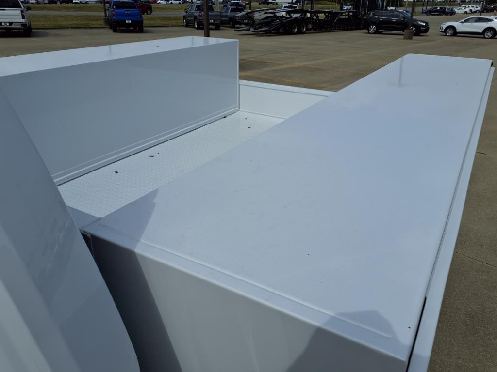 GMC Sierra 3500HD CC Vehicle Full-screen Gallery Image 21