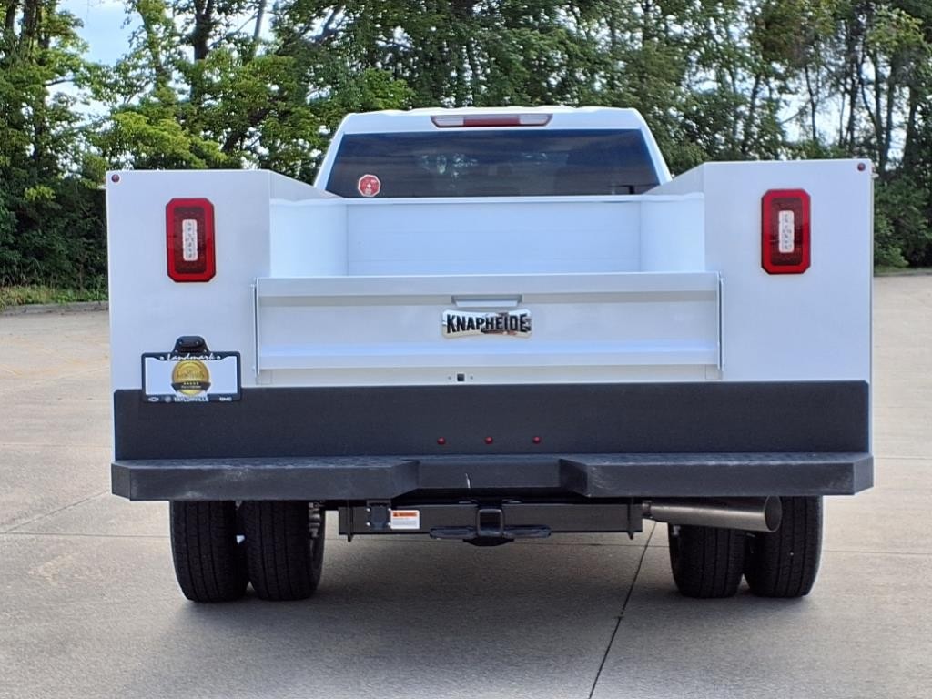 GMC Sierra 3500HD CC Vehicle Full-screen Gallery Image 22